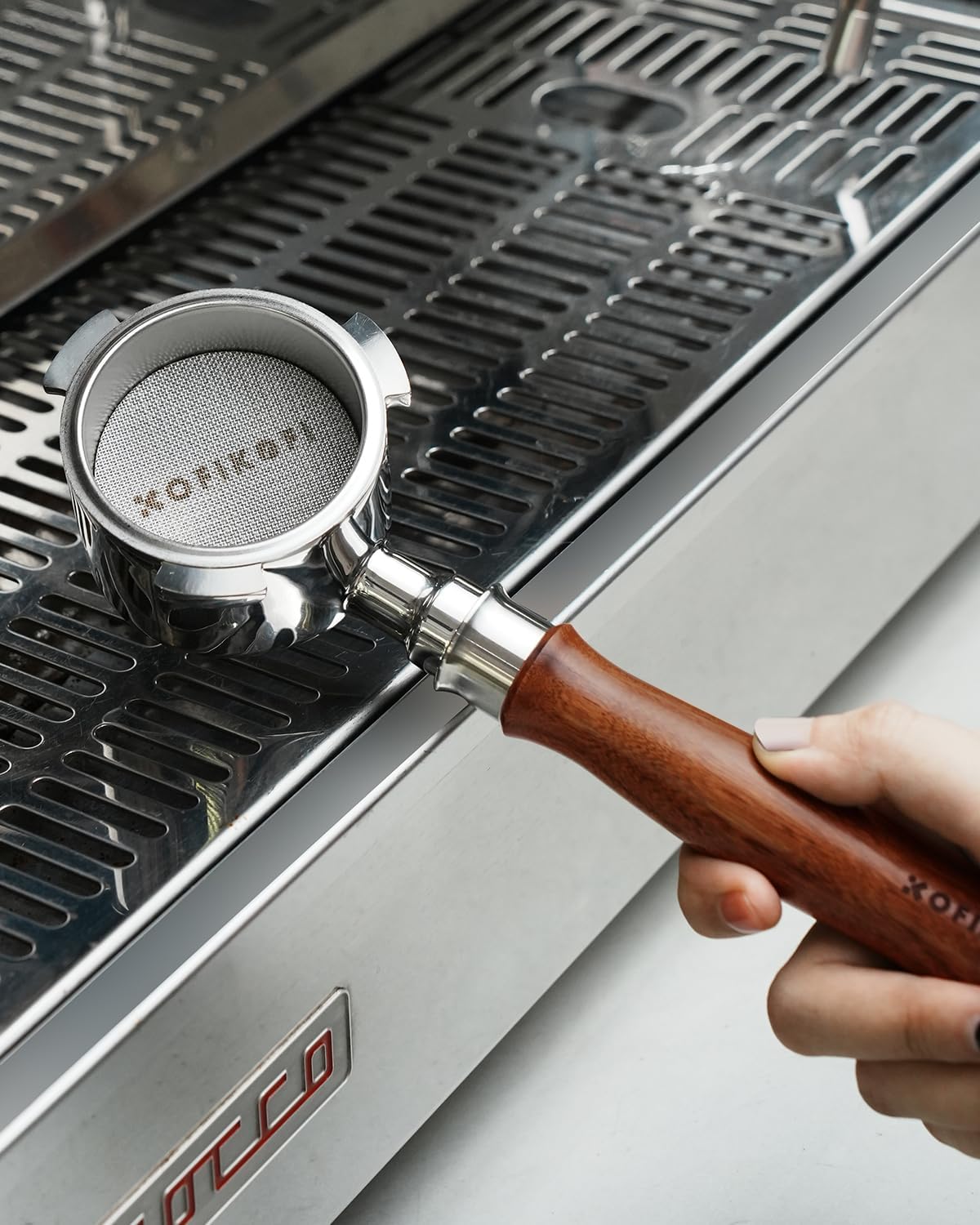 51mm Bottomless Portafilter 3 Ears Compatible with Delonghi Dedica EC680/EC685/EC885 and SMEG, EUPA Espresso Machines, Espresso Naked Bottomless Portafilter with Puck Screen and 18g Filter Basket-Wood