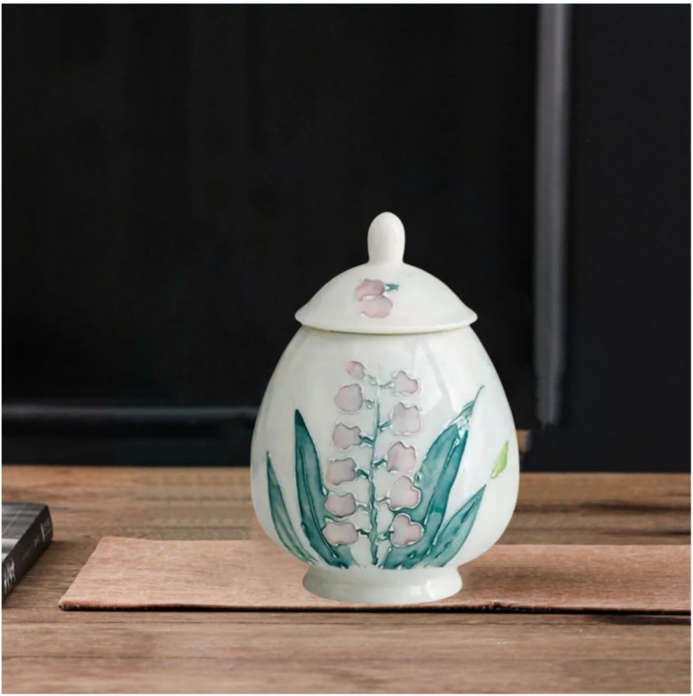 flowers Small Ginger Jar - 4 inches white decorative Ceramic Ginger jars with Lid， chinoiserie gift small jars for Home decor/jewelry/Tea/coffee beans/Storage