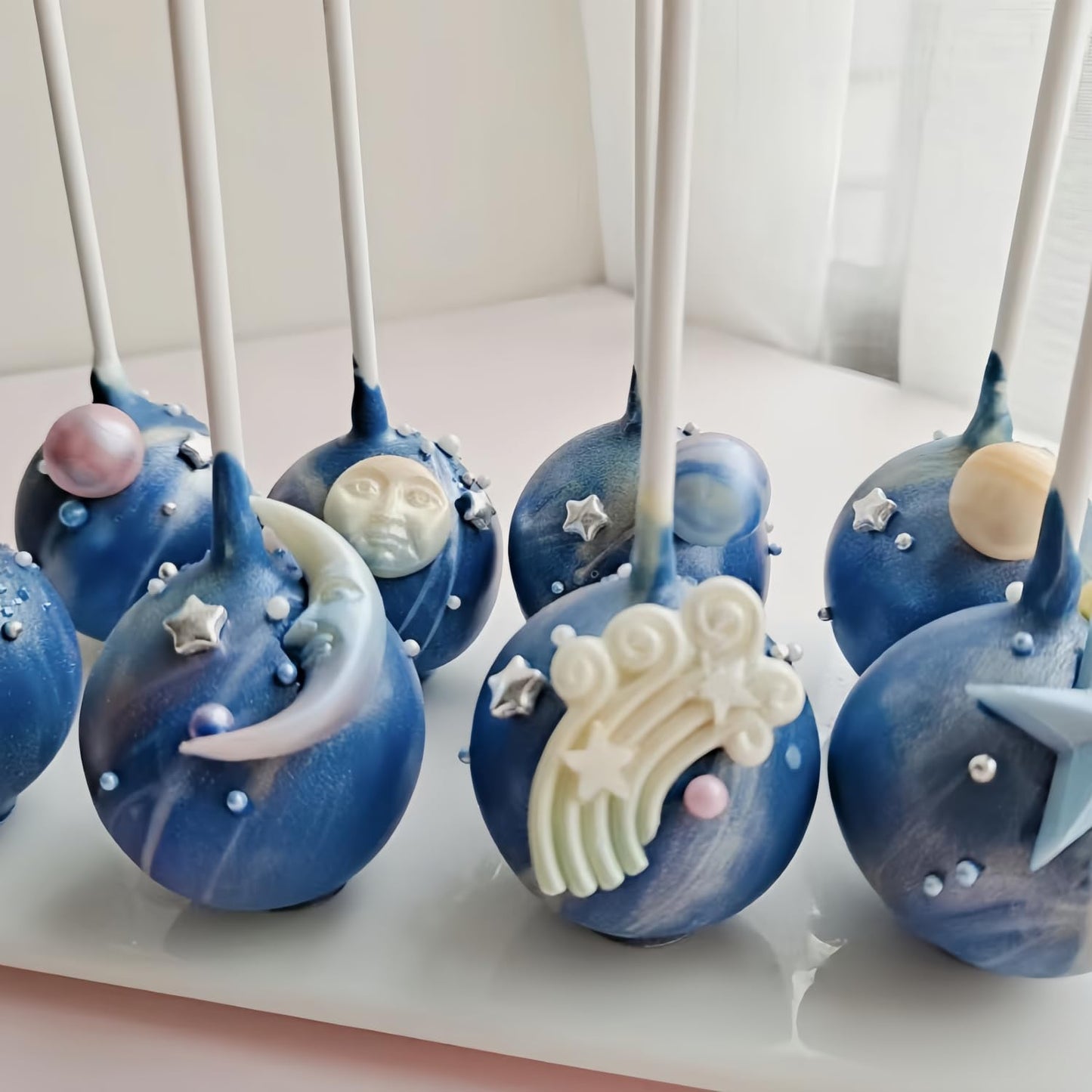 10mm Silver Stars Sprinkles Edible Stars Cake Decorating Stars Cake Decorations Cupcake Toppers Cookie Decorating Perfect for Cakes,Cupcakes,Desserts Toppings 3OZ