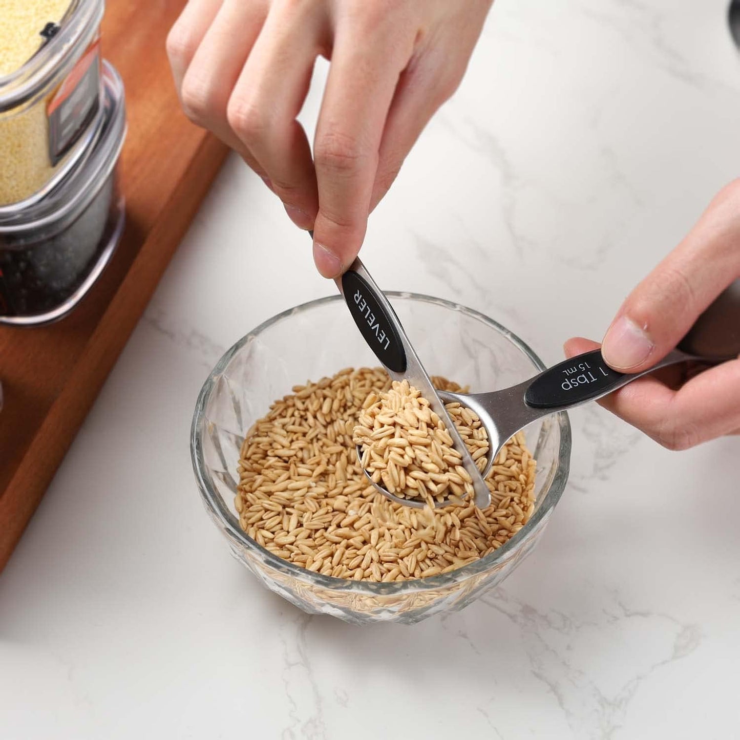 Magnetic Measuring Cups and Spoons Set Including 7 Stainless Steel Stackable Measuring Cup 8 Double Sided Magnetic Measuring Spoons with 1 Leveler for Dry and Liquid Ingredients (black)