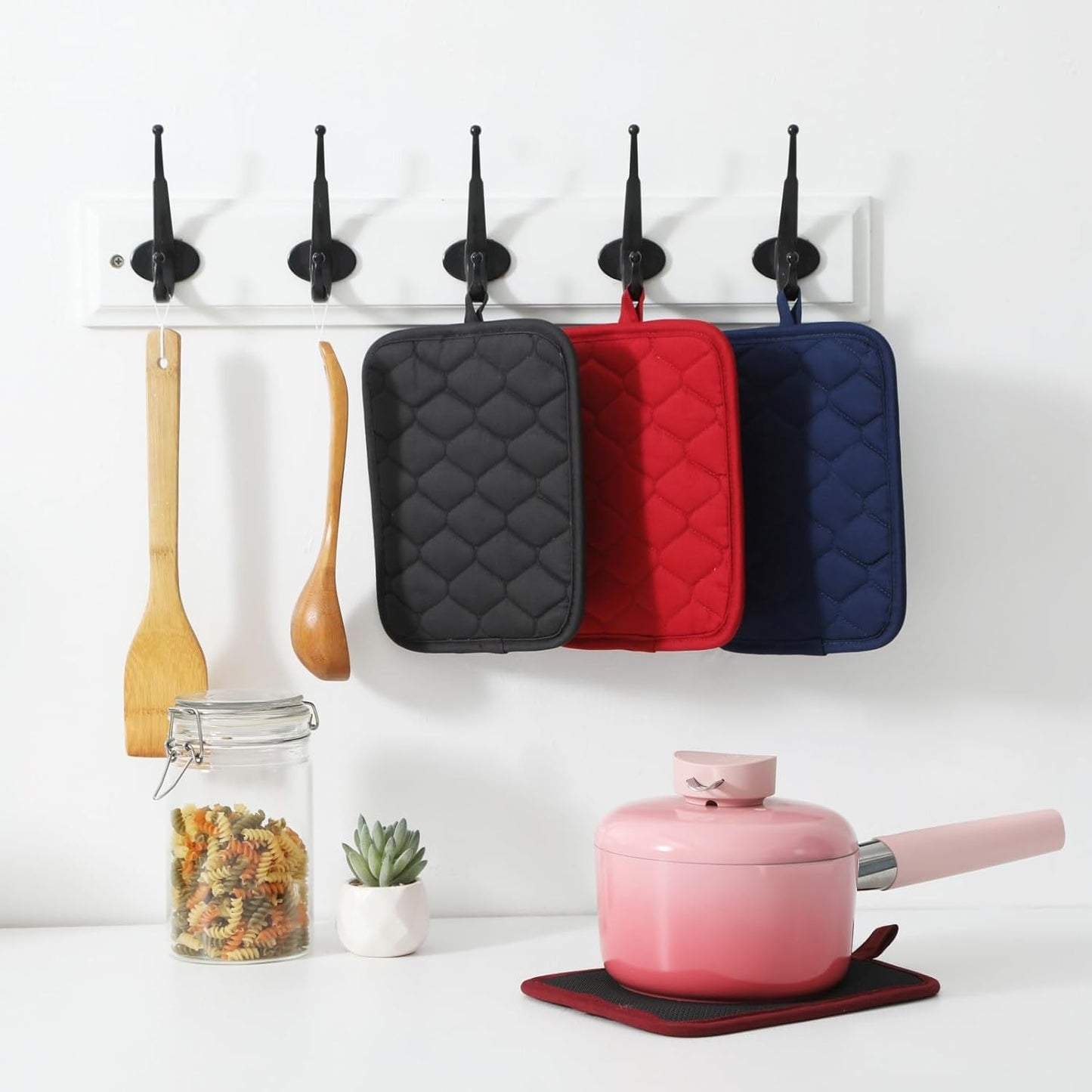 Glynniss Anti-Slip Grip Pot Holders for Kitchen, Cotton Oven Pot Holders Set with Neoprene for Heat Resistant 450F, 7x9 Inches Potholders Machine Washable 2PCS (red, 2)