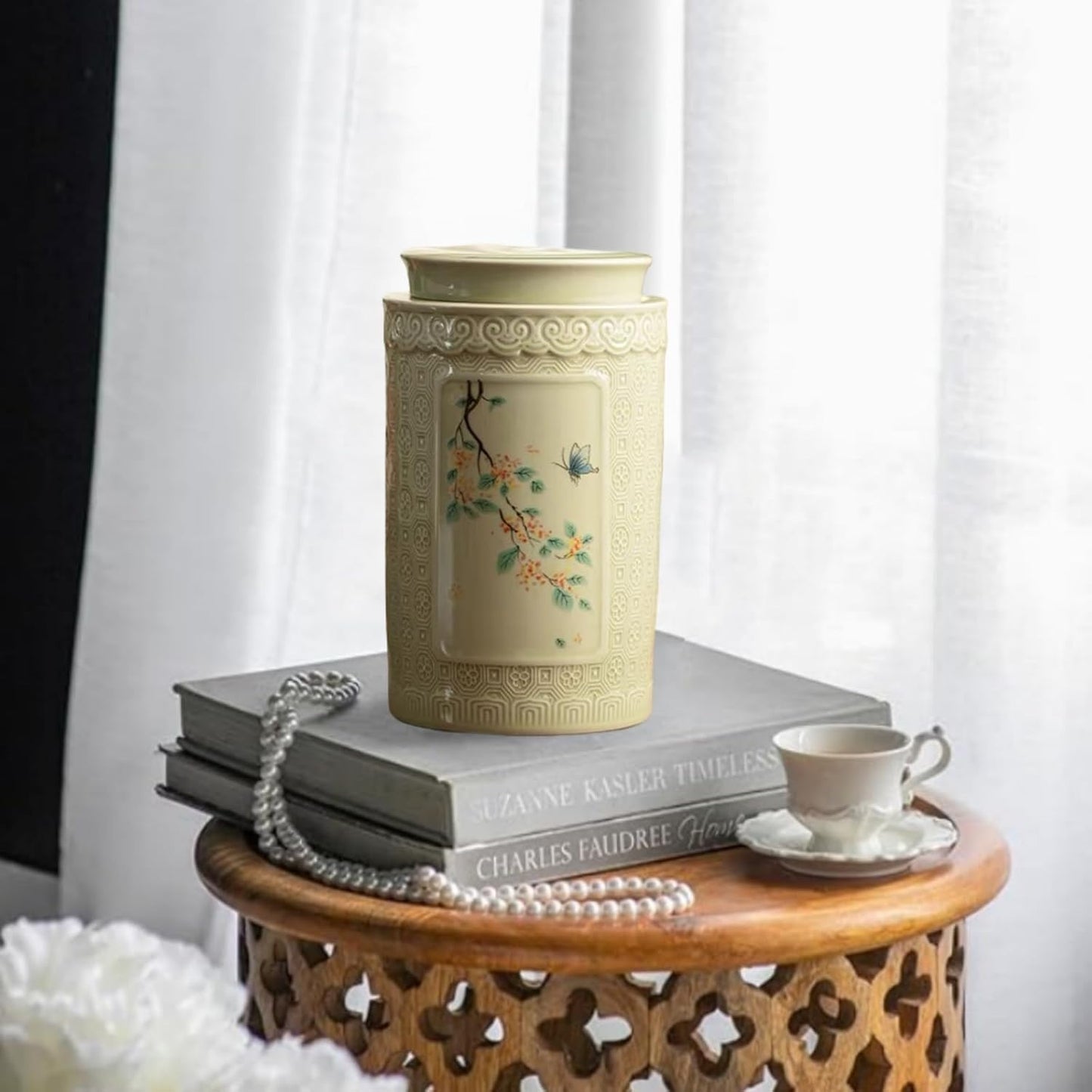 Ceramic Ginger Jar with Lid- 6.5 inches decorative flowers Ginger jars， chinoiserie gift Butterflies Medium jars for Home decor/jewelry/Tea/coffee beans/Storage