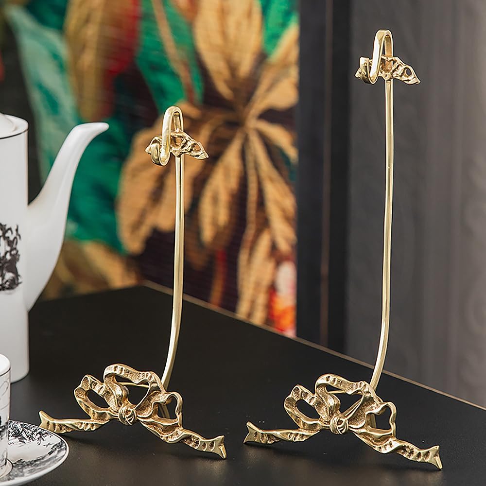 1Pcs Brass Teacup and Saucer Display Stand,Teacup Holder Stand for Display,Antique Coffee Cup Mug Holder for one Cup, Gold. (Small)