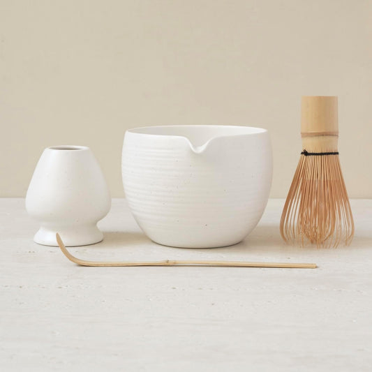 WENSHUO Matcha Whisk Set, Ceramic Matcha Bowl & Whisk Holder, Bamboo Accessory, Modern Design (Matte White, Pouring Spout)