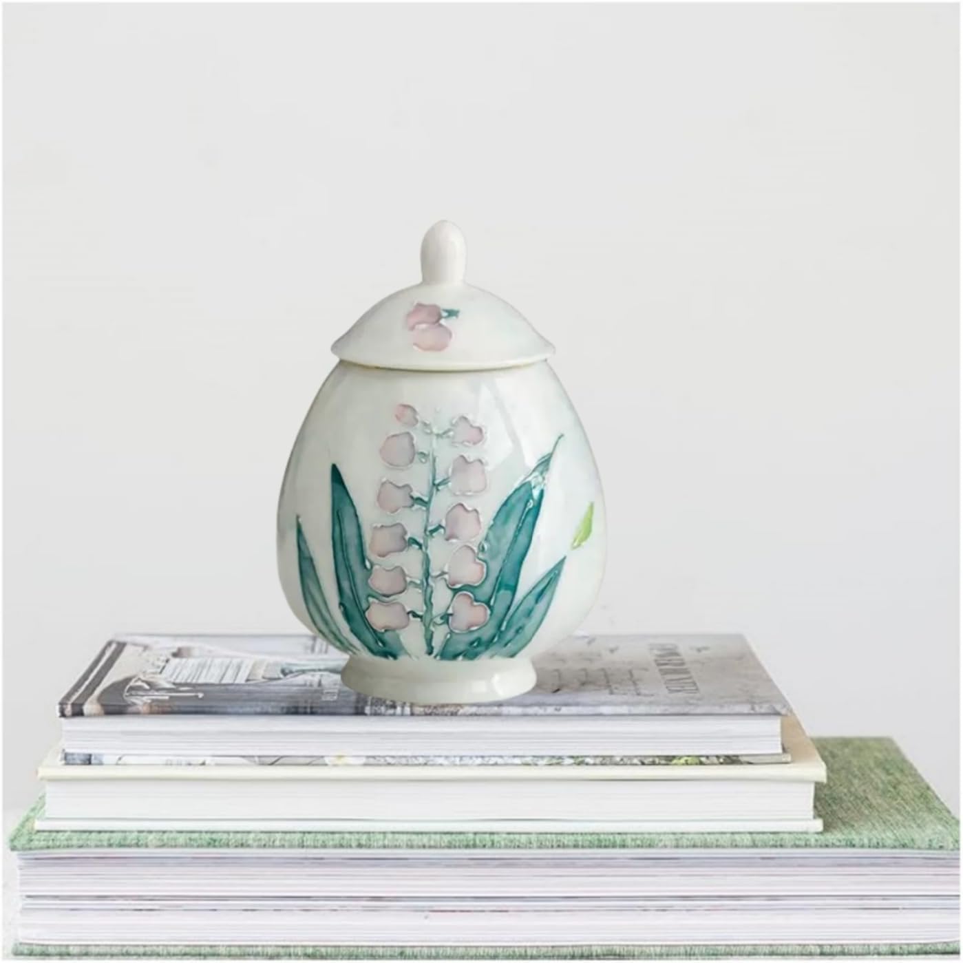 flowers Small Ginger Jar - 4 inches white decorative Ceramic Ginger jars with Lid， chinoiserie gift small jars for Home decor/jewelry/Tea/coffee beans/Storage