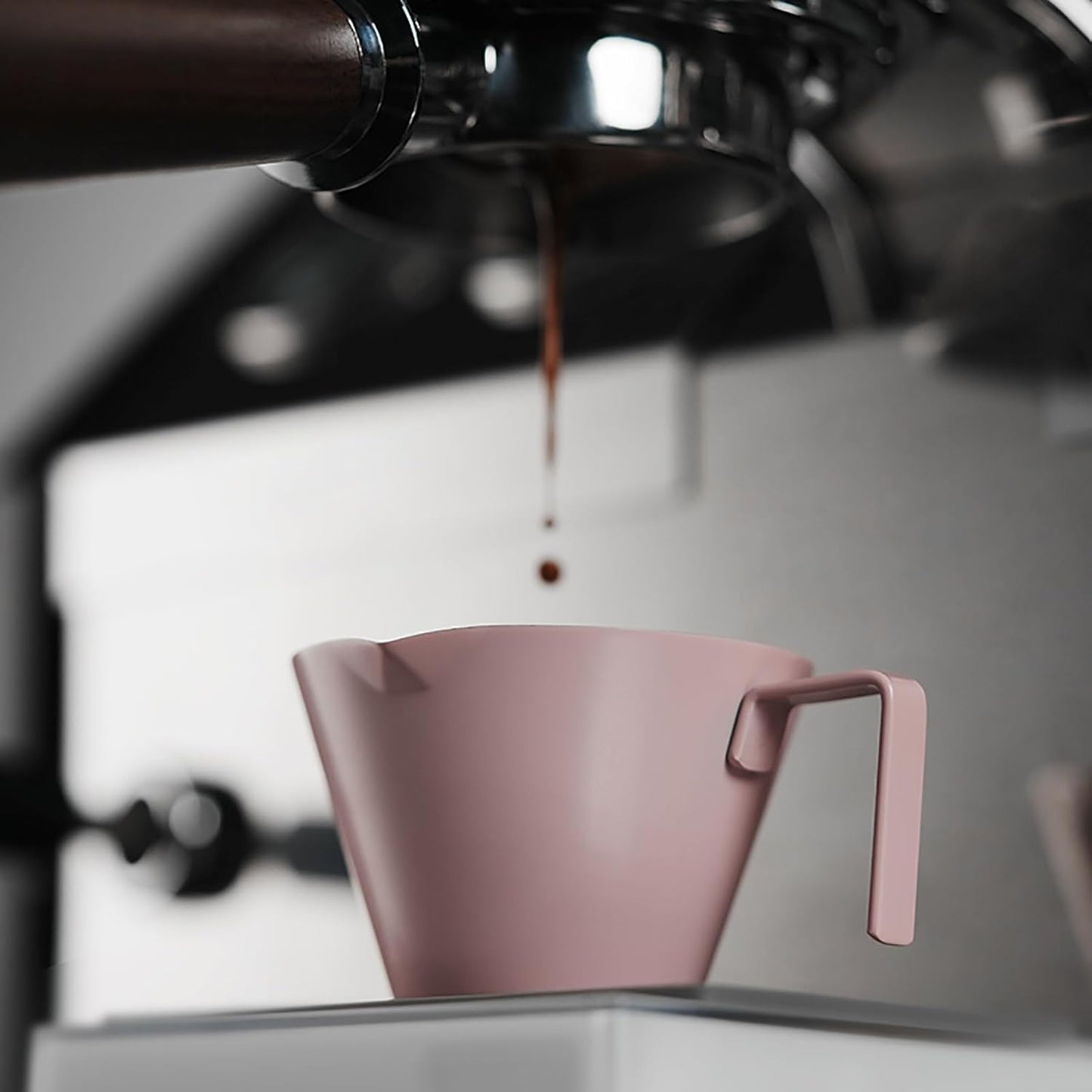 MHW-3BOMBER Espresso Measuring Cups, Double Spouts Stainless Steel Espresso Pour Cup, Espresso Shot Cups with Handle Scale, Metal Measuring Cups with V-Shaped Mouth, 3.4OZ/100ML Pink G5669-OS