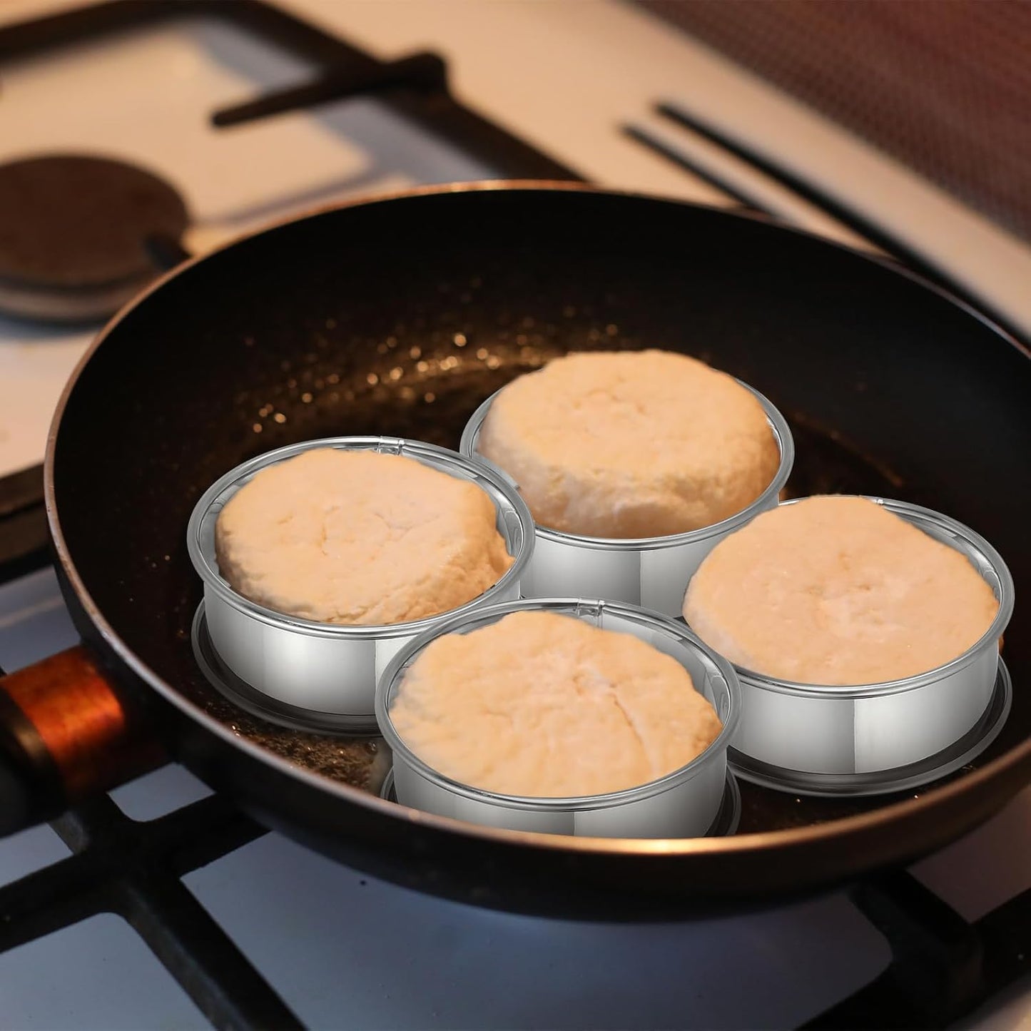 HARFINGTON 4pcs Crumpet Rings 3.15" Nonstick Round Cake Ring Stainless Steel Double Rolled English Pastry Rings for Kitchen Baking Crumpet Dessert, Black