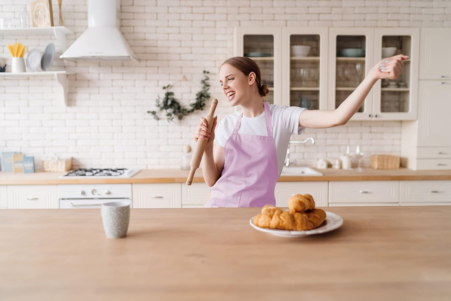 GREEN LIFESTYLE 2 Pack Chef Apron with Pockets – Grilling Aprons for Men, Waterproof Cooking Apron for BBQ, Work or Restaurant Use, Kitchen Aprons for Women with Pockets – Pink