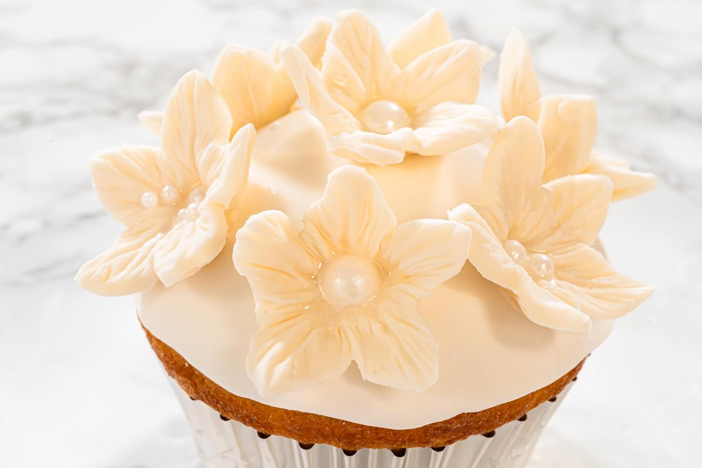 Bakerpan Premium Rolled Ivory Fondant for Cake Decorating - 1 Pound, Vanilla Flavor