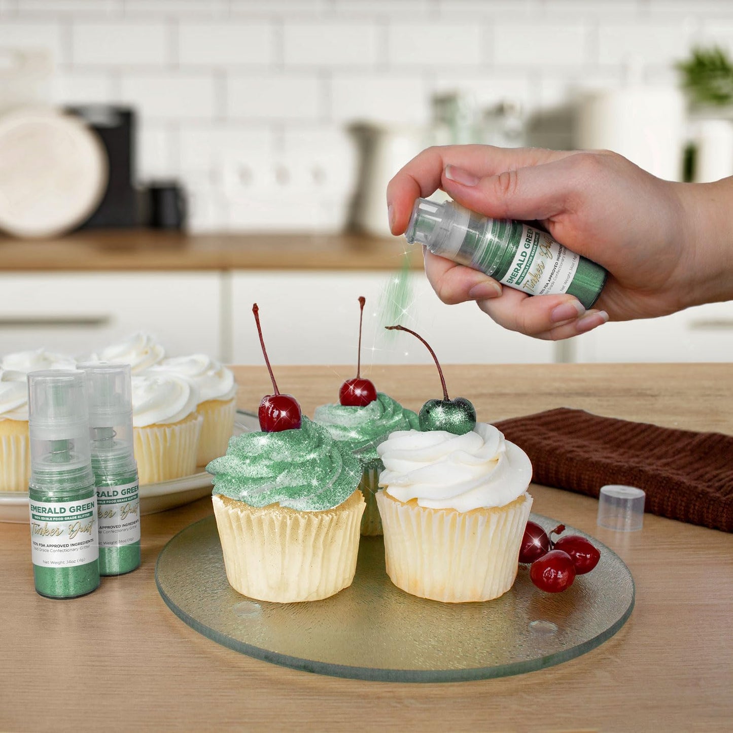 Bakell - Emerald Green Tinker Dust (4g, 1x Mini Spray Pump) Edible Glitter for Food, Desserts, and Beverages!