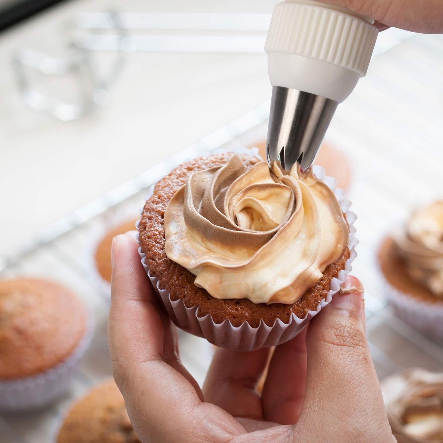 11 Pcs Extra Large Piping Tip Set,Stainless Steel Cake Decorating Icing Tips Nozzles,Professional Pastry Tips for Cupcake, Cookie and Puff