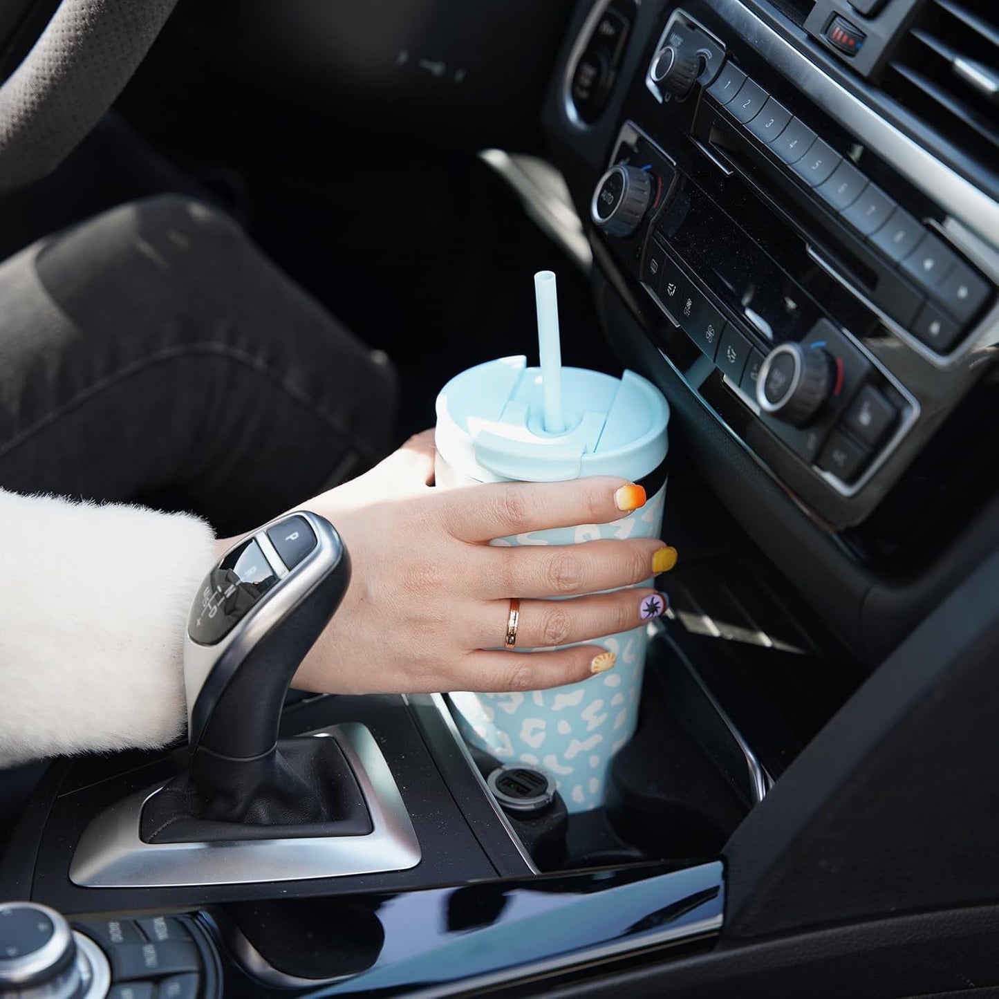 BJPKPK 18oz Tumbler With lid And Straw Stainless Steel Travel Coffee Mug Insulated Tumblers Cups,Light Blue Leopard