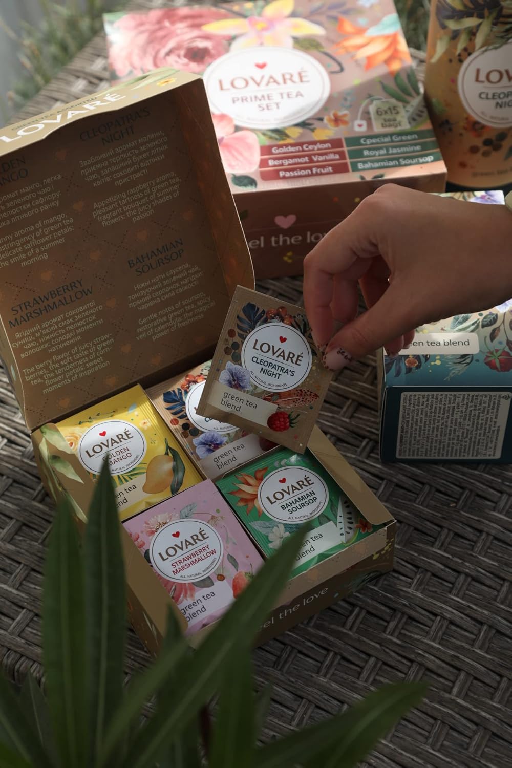 LOVARE Green Assorted Tea Variety Pack 32 Pack - Made in Ukraine - Tea Bags Individually Wrapped 4 Tastes - Golden Mango, Cleopatra’s Night, Strawberry Marshmallow, Bahamian Soursop Assorted Tea Bags