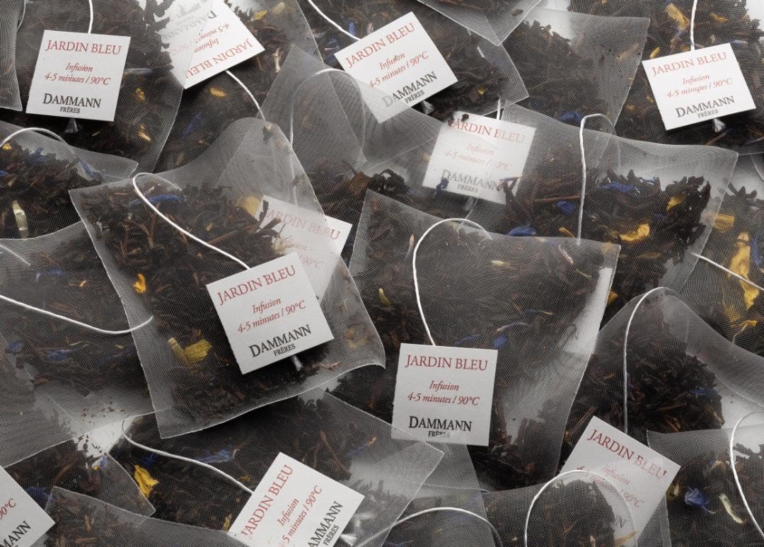 Dammann Freres Sachets, Jardin Bleu Tea Bags, Premium Gourmet French Black Tea, Blend Strawberry, Rhubarb Flavors, 25 Count (Single Pack)