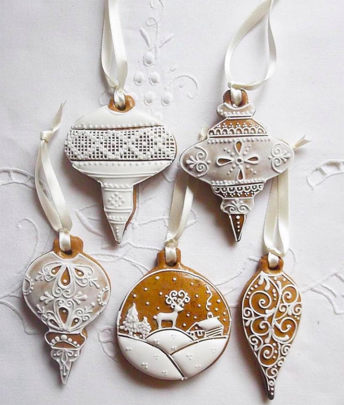 Christmas Ornament Cookie Cutters 8Pcs, Large Cookie Cutters Sturdy Stainless Steel Fondant Dough Cutters for Baking Christmas Decoration