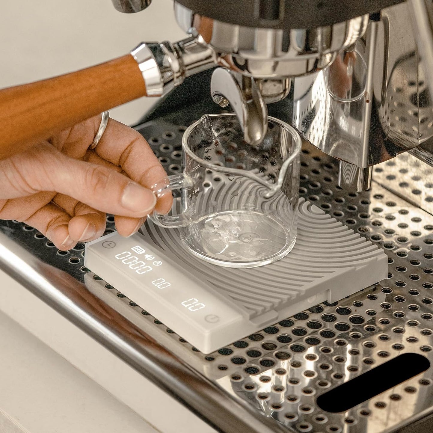 TIMEMORE Basic Mini Coffee Scale, Multifunction Electronic Espresso Scale, Weigh Digital Drip Cone Scale with Timer, Ultra Thin and LightMini Digital Food Kitchen Scale for Baking, Cooking - White