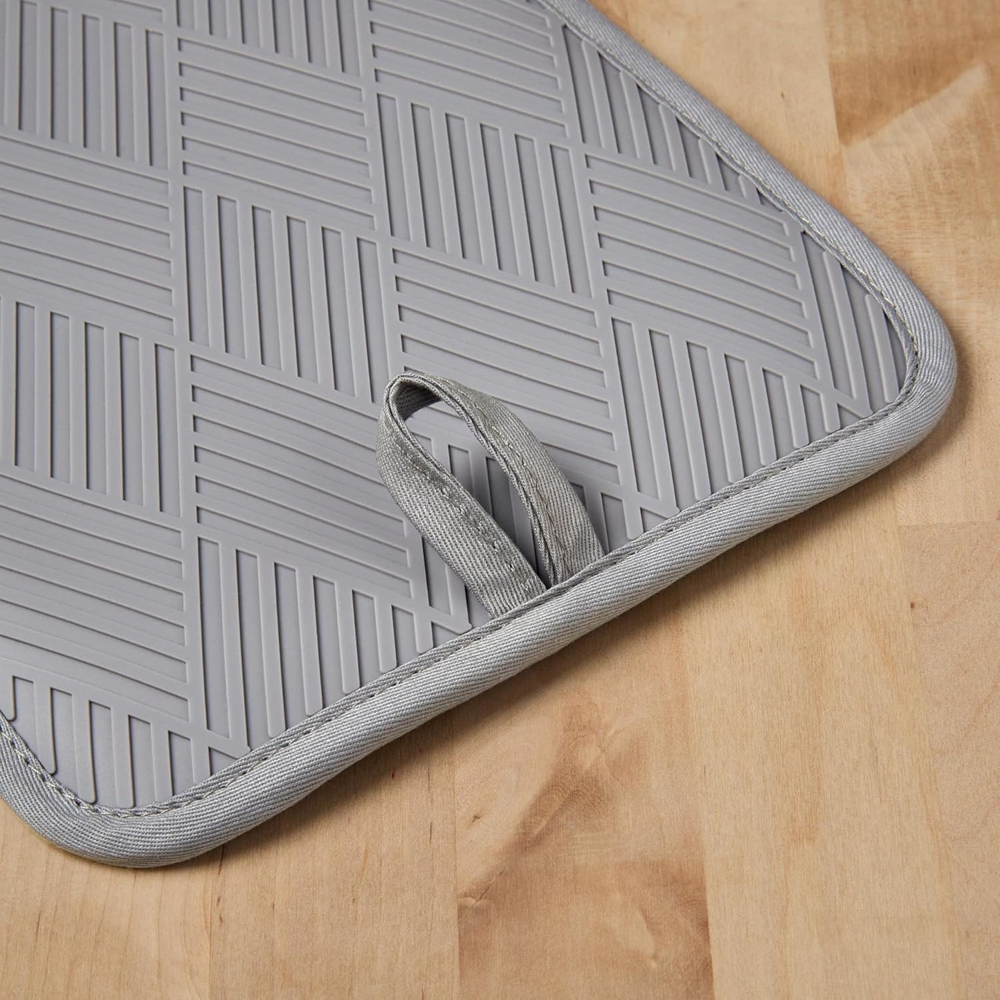 TOWN & COUNTRY BASICS Basketweave Soft Silicone Pot Holder 2-Pack Set, Heat Resistant up to 500F, Flexible Silicone, Non-Slip Grip, Grey, 7.5"x10"