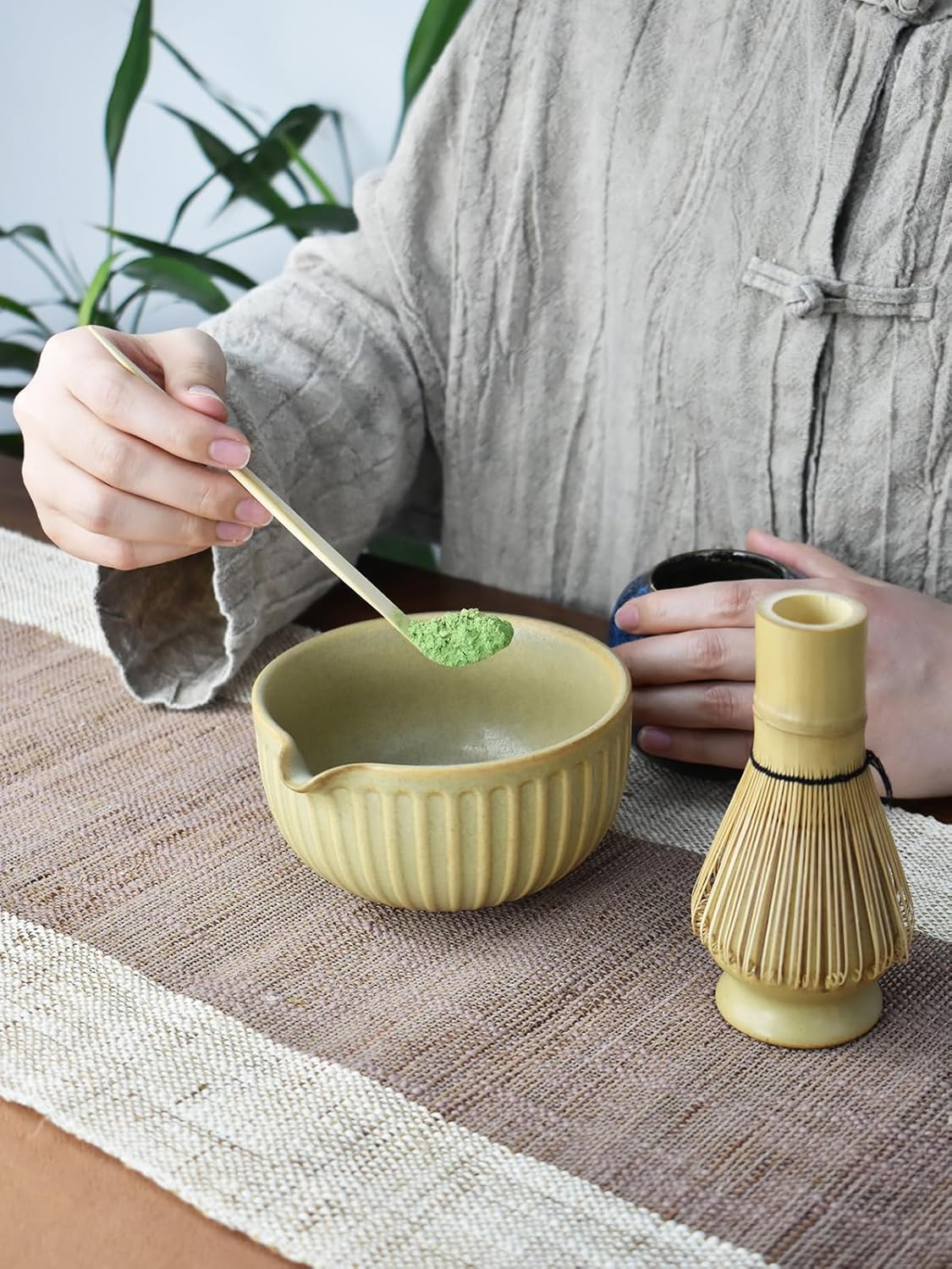 Artcome Matcha Bowl Set with Pouring Spout - Ceramic Matcha Bowl, Bamboo Whisk, Whisk Holder, Tea Scoop - Complete Traditional Japanese Tea Ceremony Kit for Home & Office - Ideal for Gift