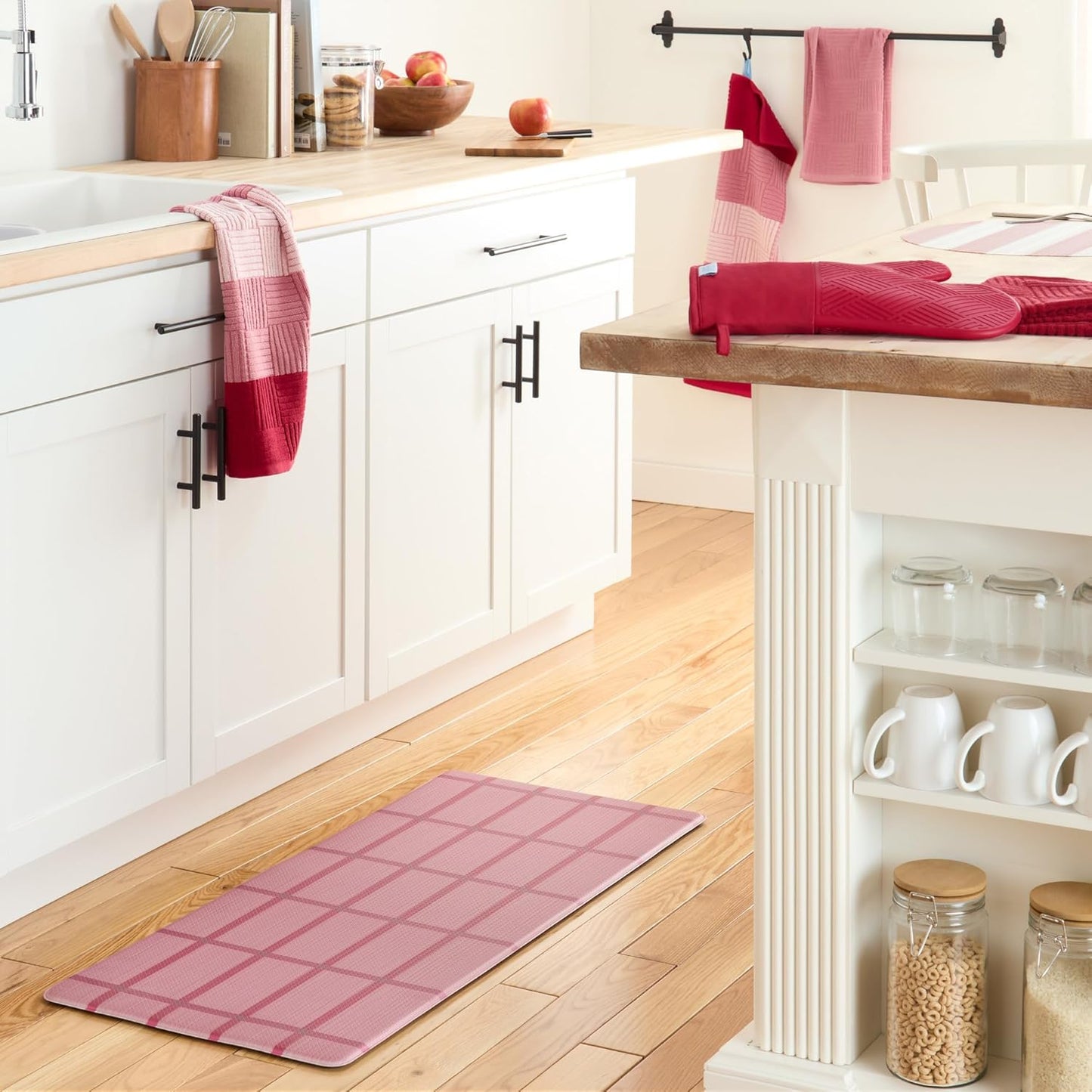 TOWN & COUNTRY BASICS Basketweave Soft Silicone Pot Holder 2-Pack Set, Heat Resistant up to 500F, Flexible Silicone, Non-Slip Grip, Red, 7.5"x10"