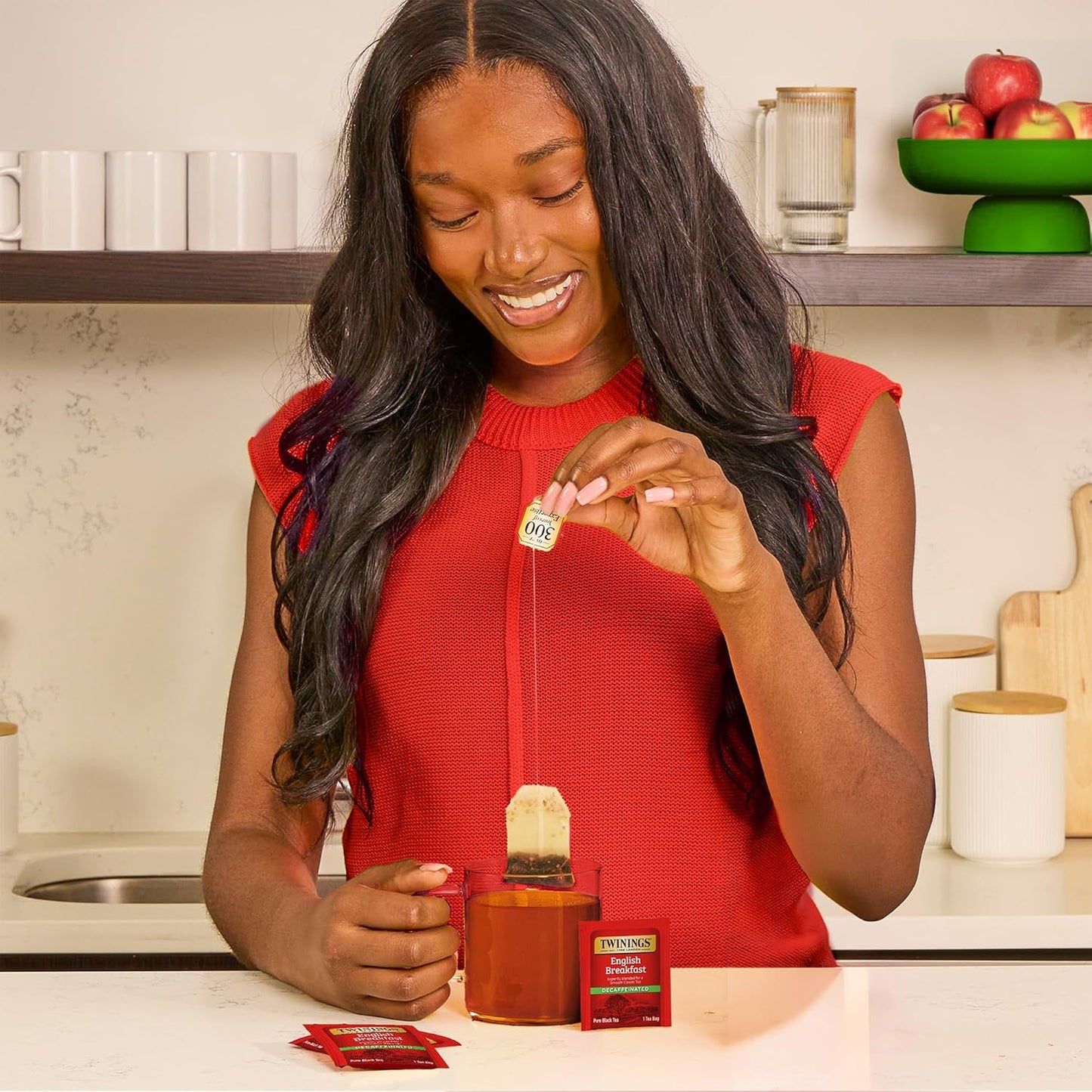 Twinings Decaffeinated English Breakfast Black Tea Individually Wrapped Bags, 100 Count (Pack of 1), Smooth, Flavourful Black Tea, Enjoy Hot or Iced, 100 Teabags