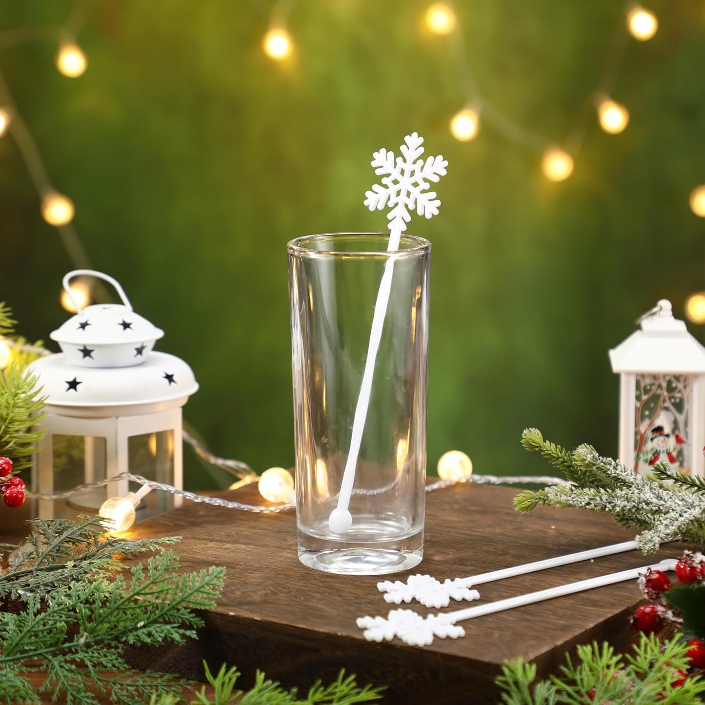 30 Pcs Christmas Drink Stirrers Xmas Stir Stick Holiday Coffee Swizzle Stick Reusable Plastic Hot Cocoa Bar Chocolate Decoration Cocktail Mixer (Snowflake,White)