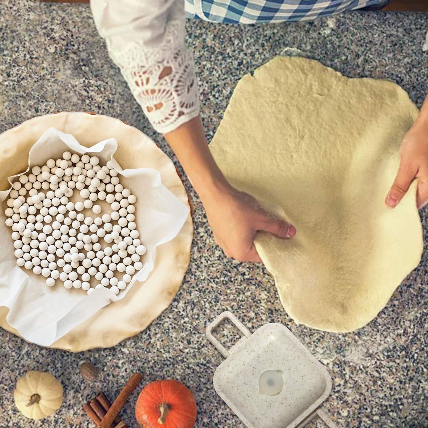 PLANTIONAL Ceramic Pie Weights, 1.32Lb Reusable 10mm Baking Beads with Wheat Straw Container, Natural Ceramic Stoneware Baking Beans for Pie Crust Pastry (Pink)