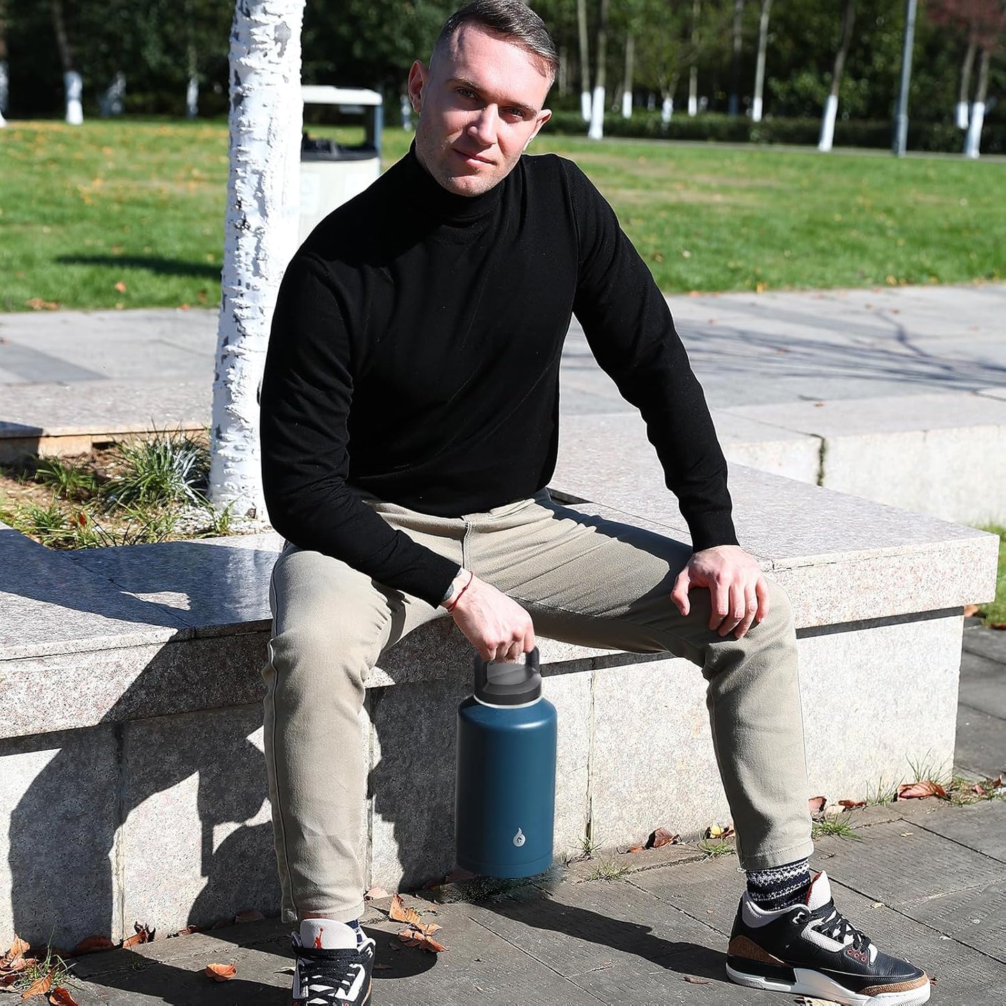 BJPKPK Half Gallon Water Bottle Insulated, Dishwasher Safe 64 oz Water Bottle with Handle, Leakproof BPA Free Water Jug, Large Stainless Steel Thermos for Sports, Navy Blue