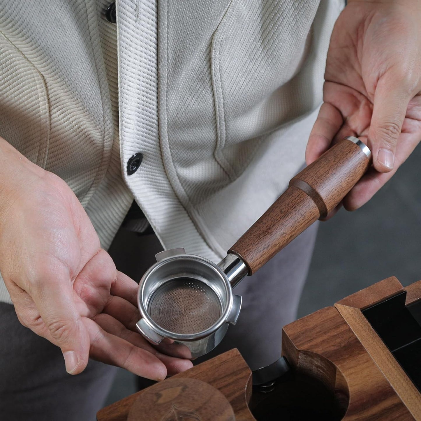 Breville Espresso Machine Accessories Kit 54mm – Walnut Naked Portafilter, Calibrated Tamper, Tamping Station, Distributor & Puck Screens Espresso Set for Barista Express, Pro, Touch, Bambino