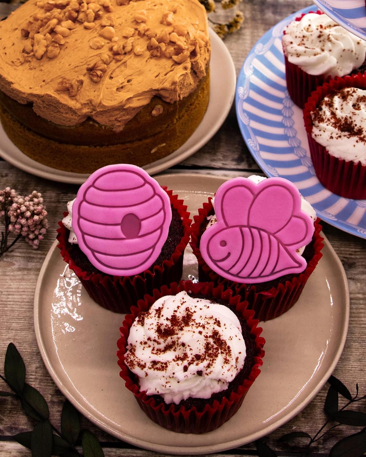 BAKERLOGY Bee Happy - Mini 2" Cookie Cutter & Stamp Set - Cute Bee & BeeHive Design for Easter & Spring Cookies, Cupcakes & Fondant Decorations