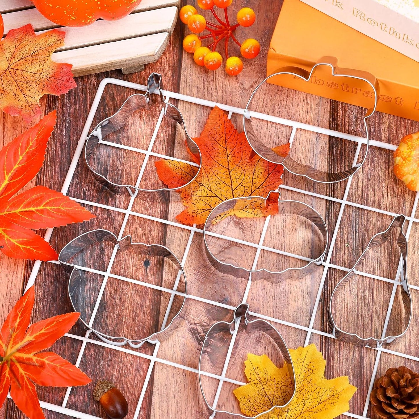 6Pcs Pumpkin Cookie Cutters Fall Pumpkin Shape Cookie Cutting Molds Cute Biscuit Cutters for Autumn Harvest Thanksgiving Halloween DIY Craft Baking Supplies